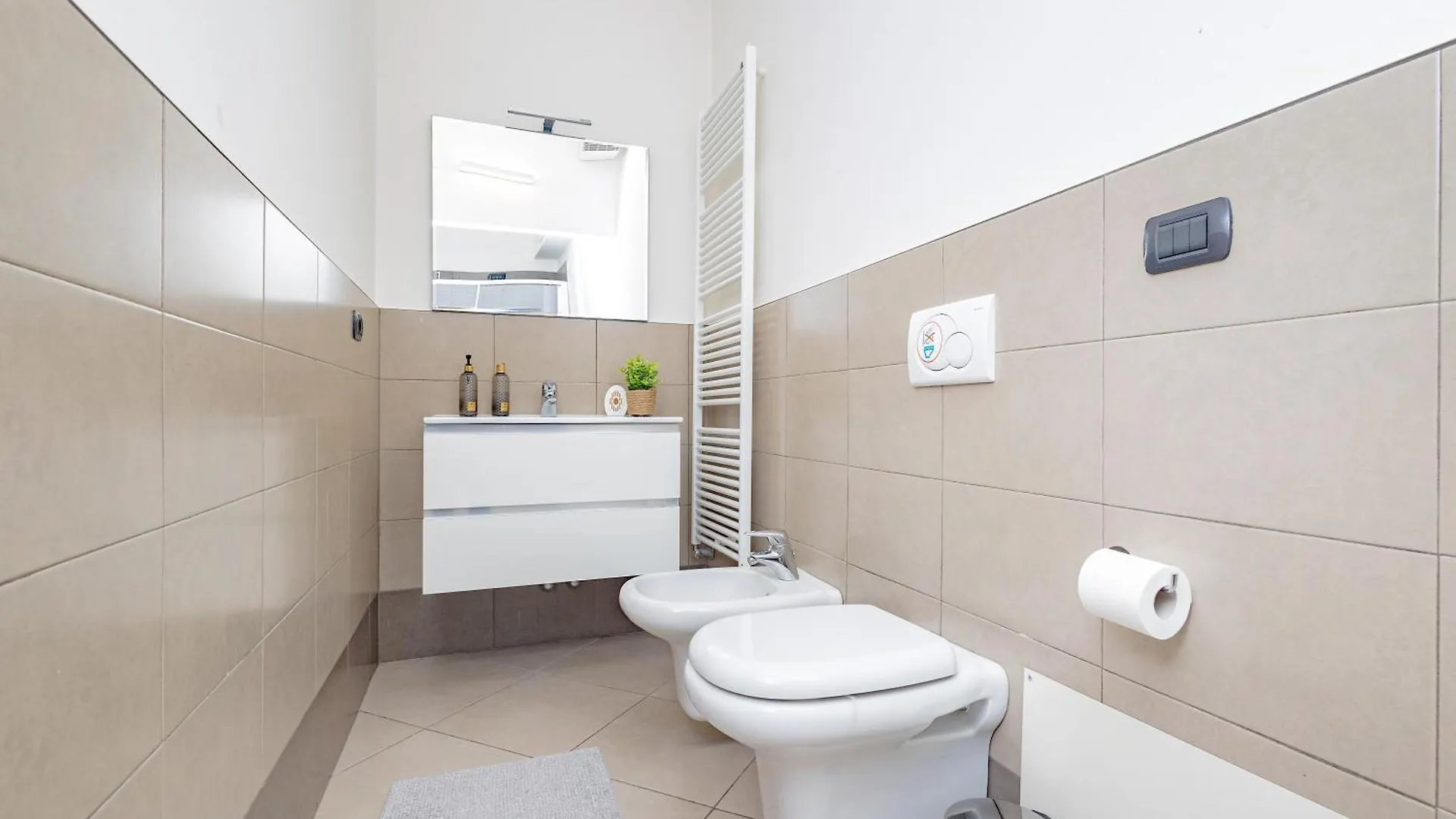 Flo House 28 Apartment Bergamo 0*,